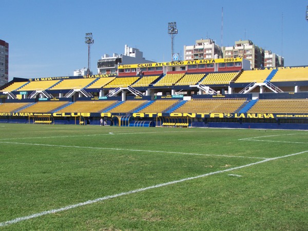 Estadio Don León Kolbovski stadium image