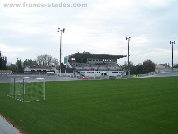 Stade Jean de Mouzon stadium image