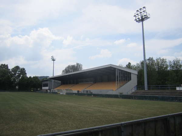 Stade rue Henri Dunant stadium image