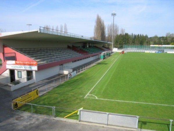 Stade des Trois-Chênes stadium image
